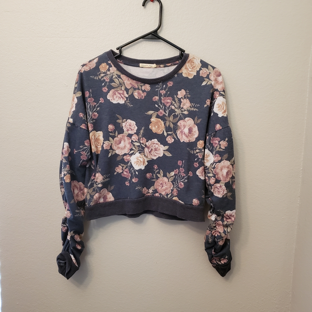 Heart & Hips Women's Floral Sweatshirt - Navy and Pink